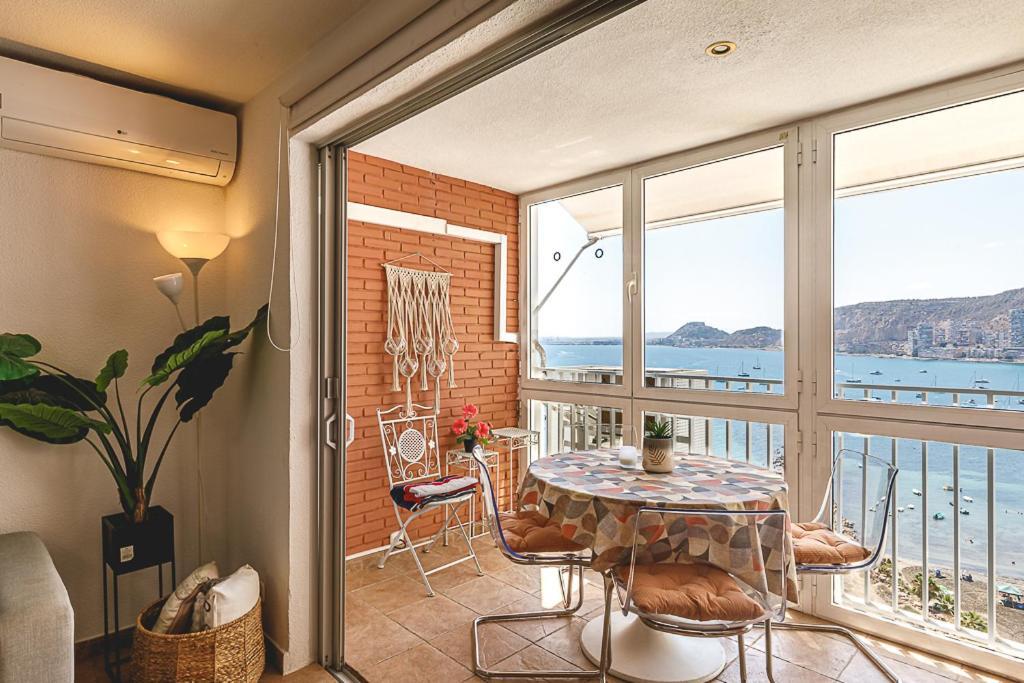 Lovely Flat On The Beach - Awesome View Alicante Exterior photo